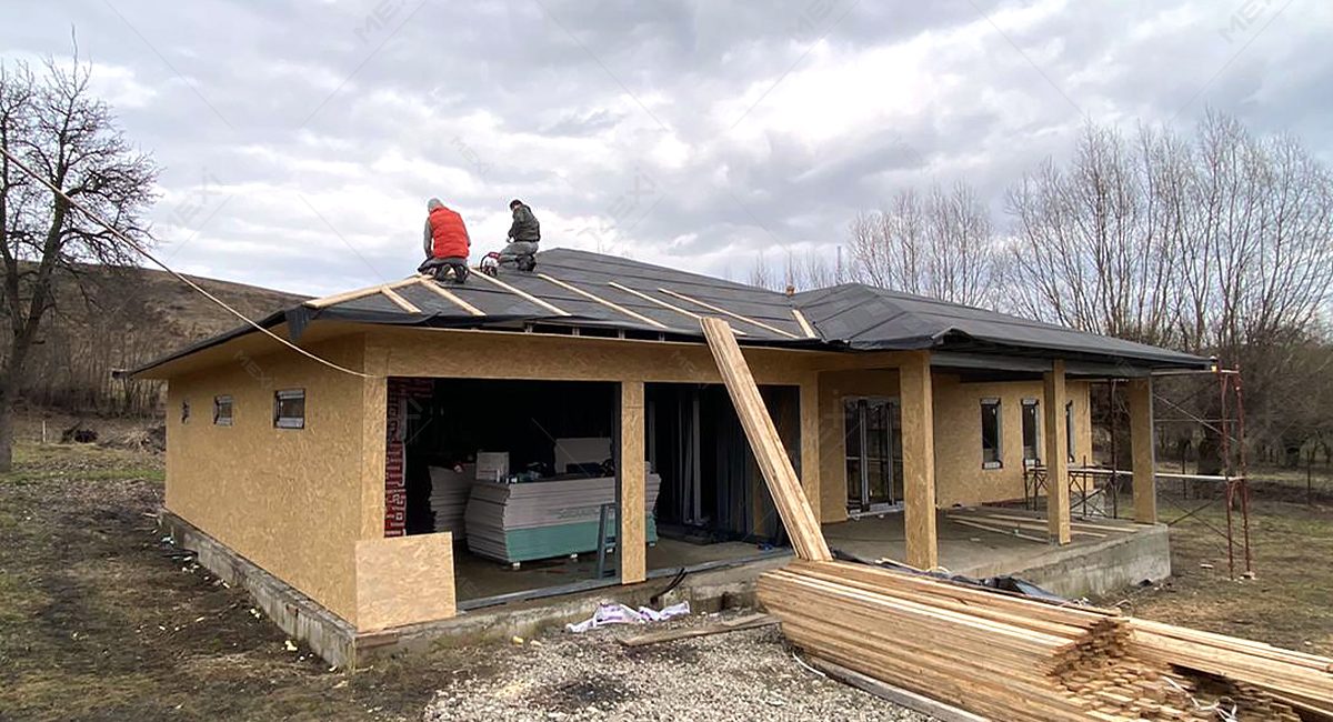 acoperirea casei pe structură metalică ușoară